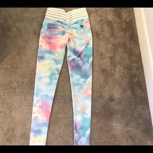 Cute booty brand leggings size small